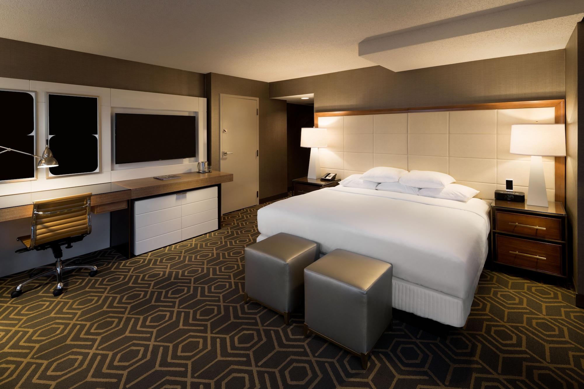 Doubletree By Hilton Hotel Dallas Campbell Centre Екстериор снимка