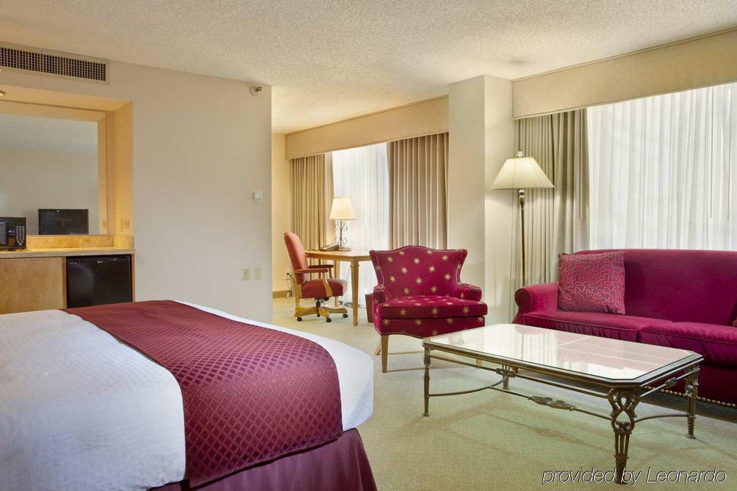 Doubletree By Hilton Hotel Dallas Campbell Centre Стая снимка